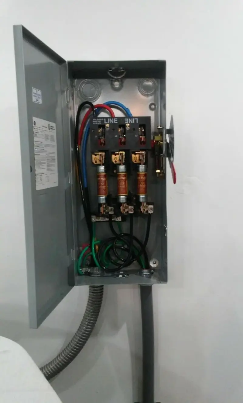 Three-phase disconnect switch installed for Smoke Detector Installation in Wildwood